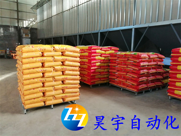 ???????碼垛機(jī)對(duì)比人工如何選擇？